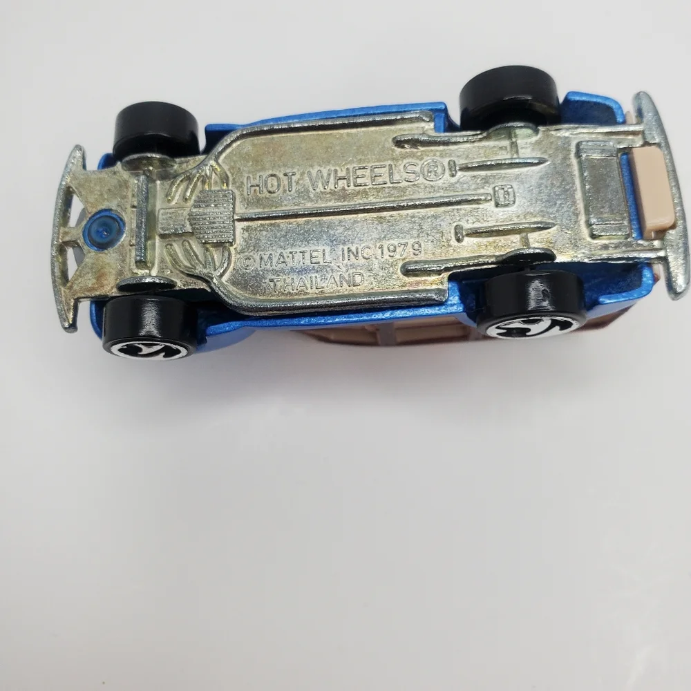 Mattel Hot Wheels 1979 Woody Blue Surf Beat Wagon Scale 1:64 DieCast‎